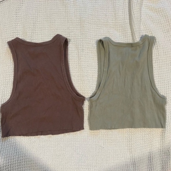 Set of 2 Aritzia Tna Women's Ribbed Crop Tank Top sz medium purple and green - Picture 4 of 11